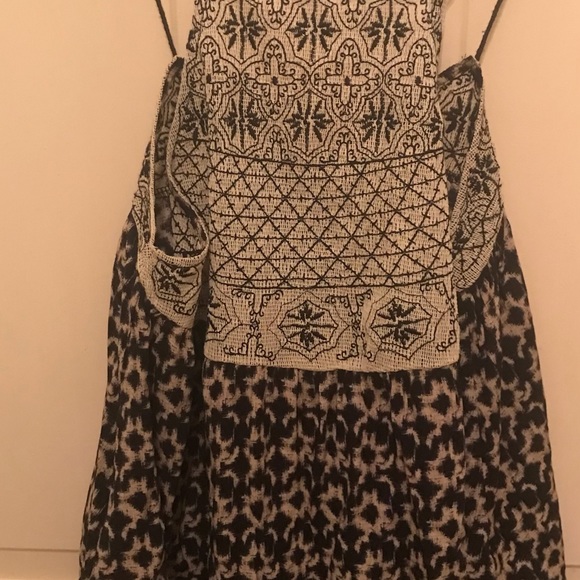 NWT Alter’d state fun black and white tank. It has a fringe around the bottom. - Picture 8 of 14